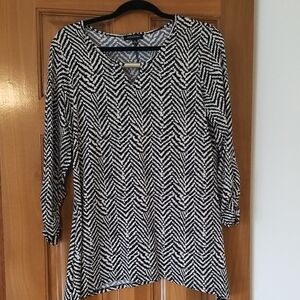 Notations Black and White Zigzag Tunic Size M